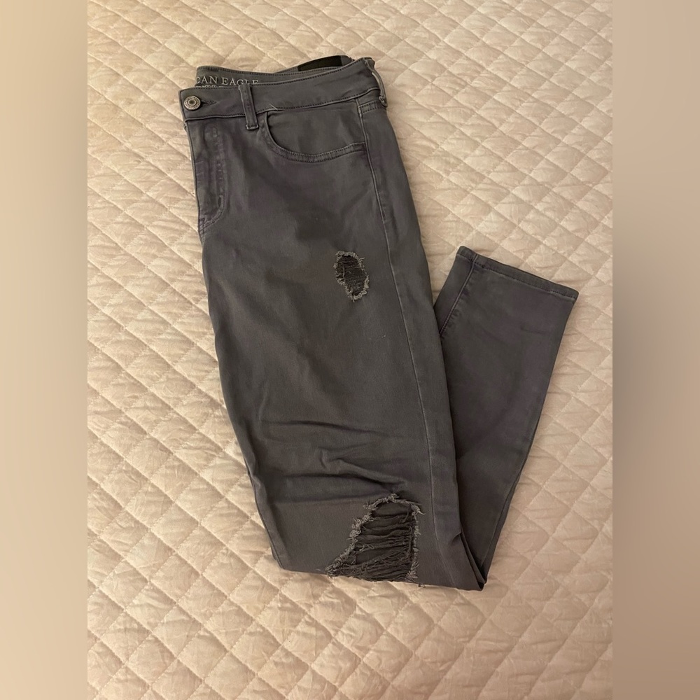 Gray American Eagle distressed Jeggings in size 12 Regular